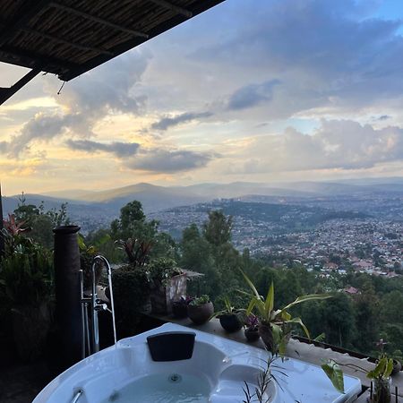 Eagle View Lodge - Kigali Bagian luar foto
